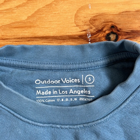 Outdoor Voices sweatshirt - Picture 3 of 3